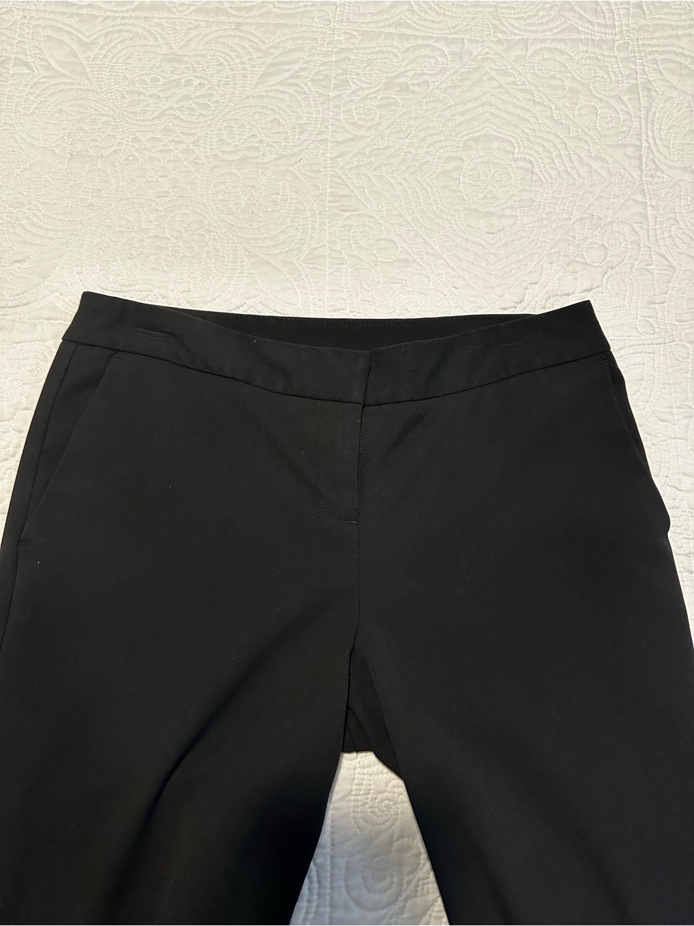 Cynthia Rowley Black Dress Pants, ankle length, ruffled hem Sz 4 - Picture 3 of 8